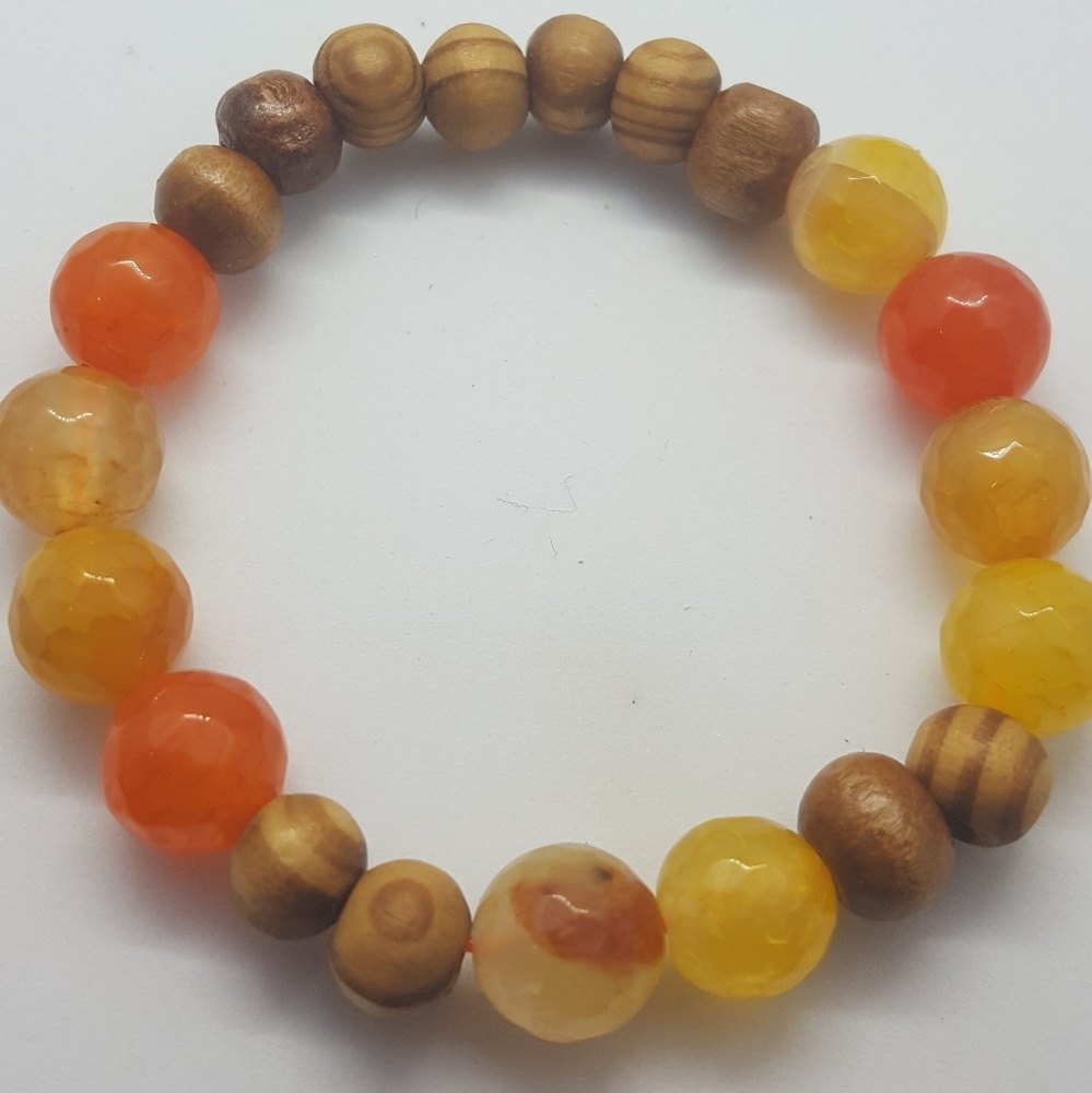 Essential oil diffusing bracelet